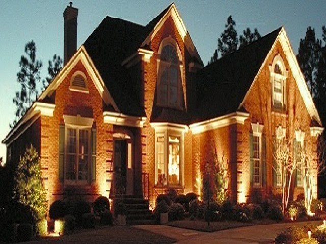 Front elevation wash lighting